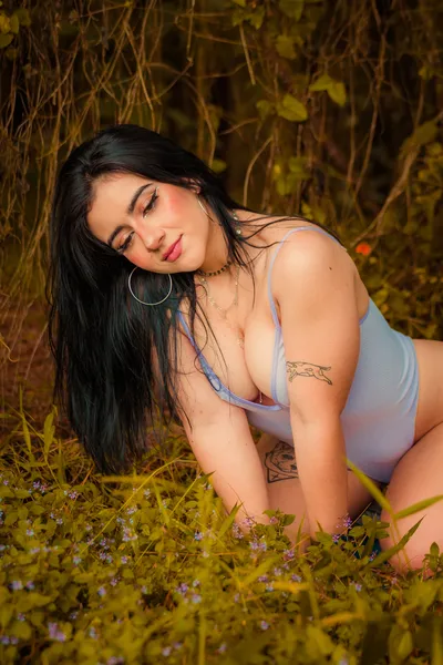 Live sex webcam photo for IsaLoveer #3410002