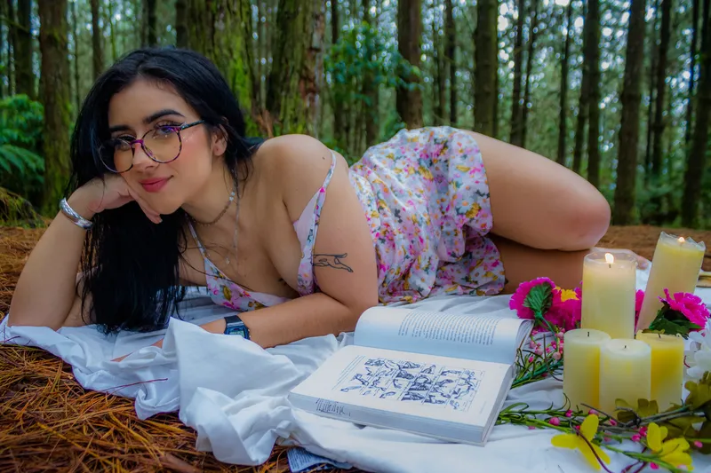 Live sex webcam photo for IsaLoveer #3132313