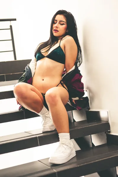 Live sex webcam photo for IsaLoveer #2412407