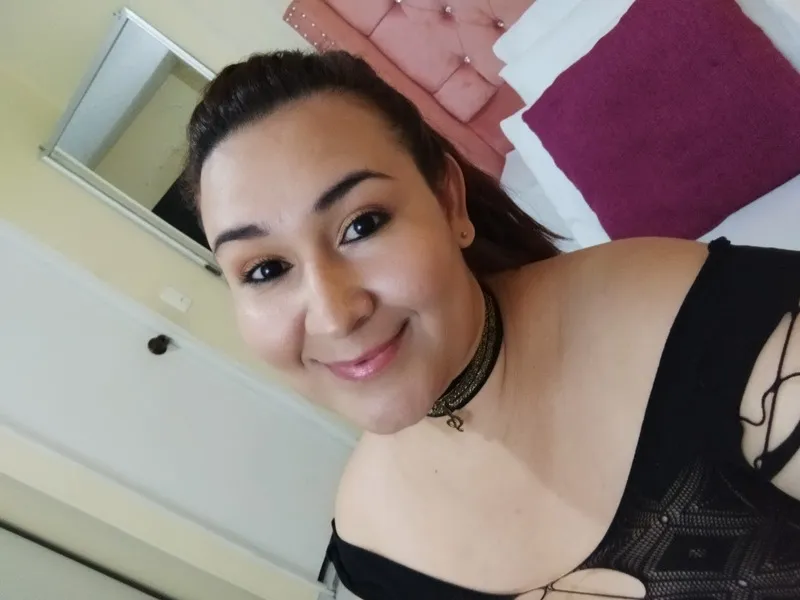 Live sex webcam photo for KarlaLee #4073618