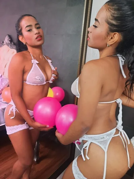 Live sex webcam photo for AlishaCox #7235972