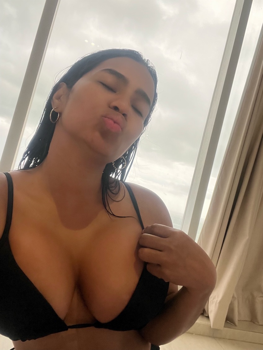 Live sex webcam photo for AlishaCox #7236096