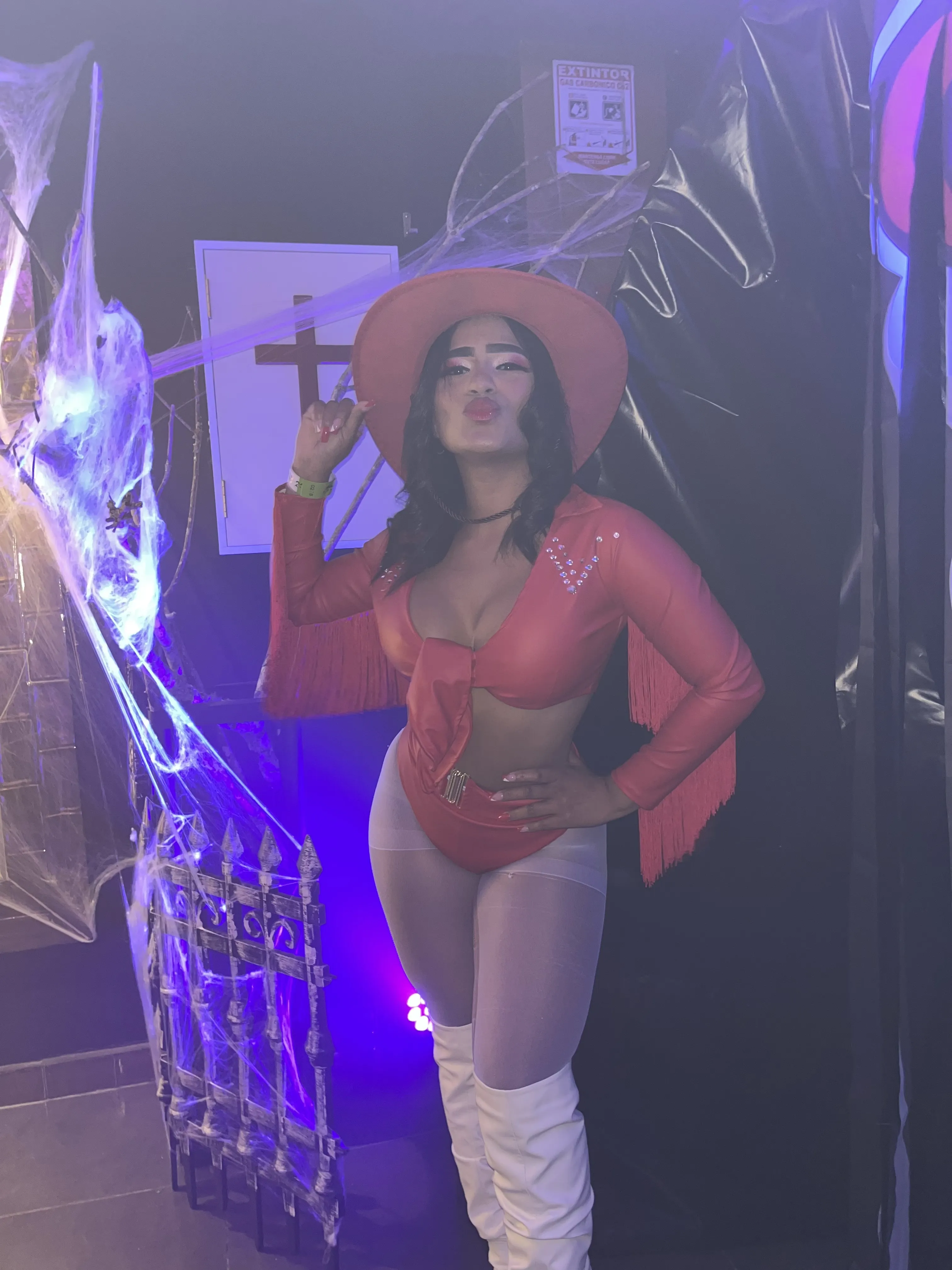 Live sex webcam photo for AlishaCox #7236203