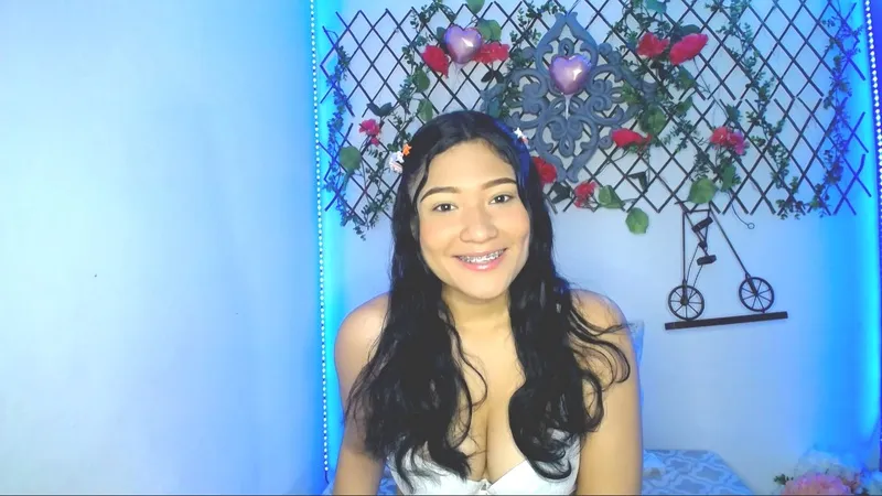 Live sex webcam photo for ShyRebeca #3729258