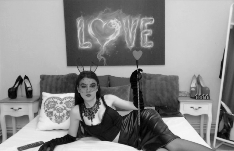 Live sex webcam photo for MadelynReed #2460098