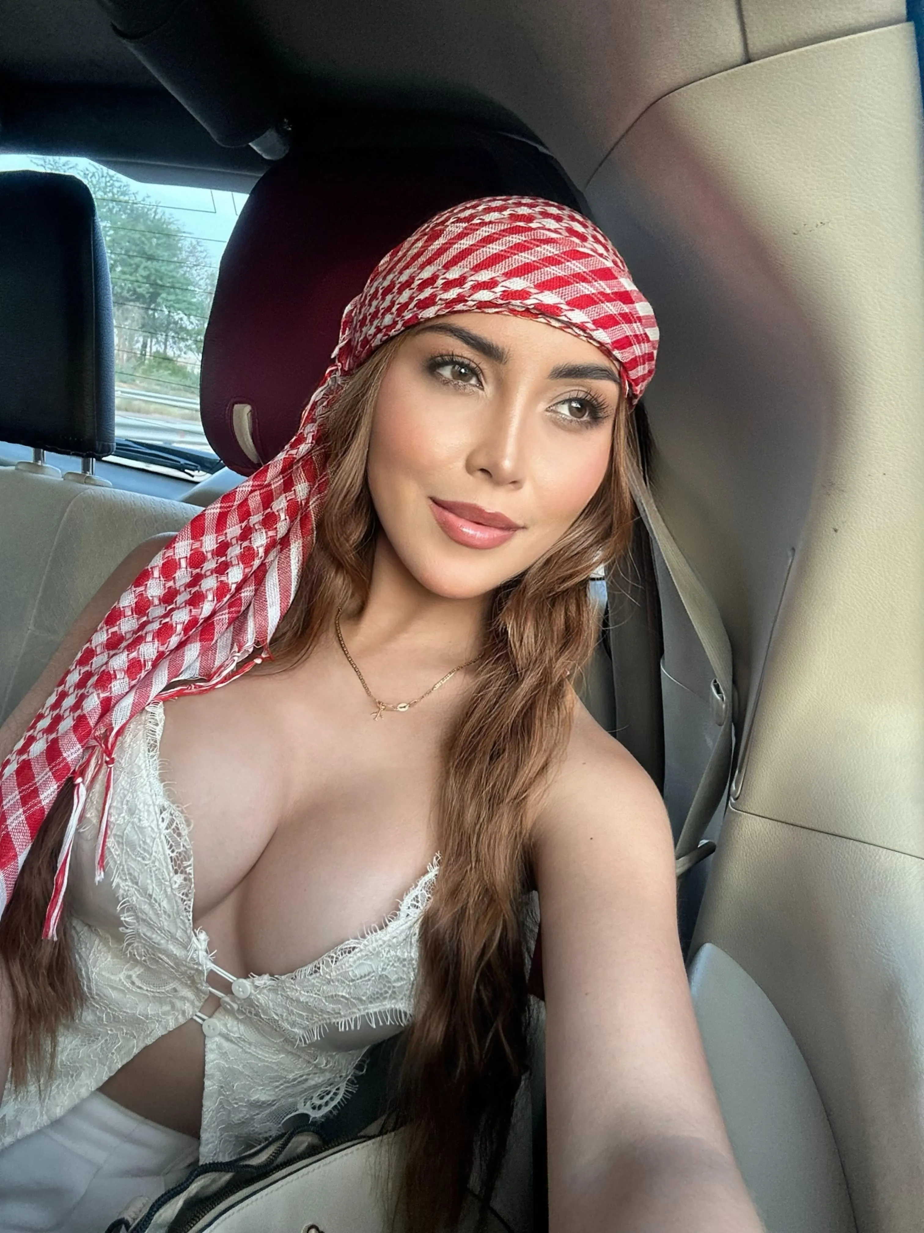 Live sex webcam photo for MichelleNovoa #8578753