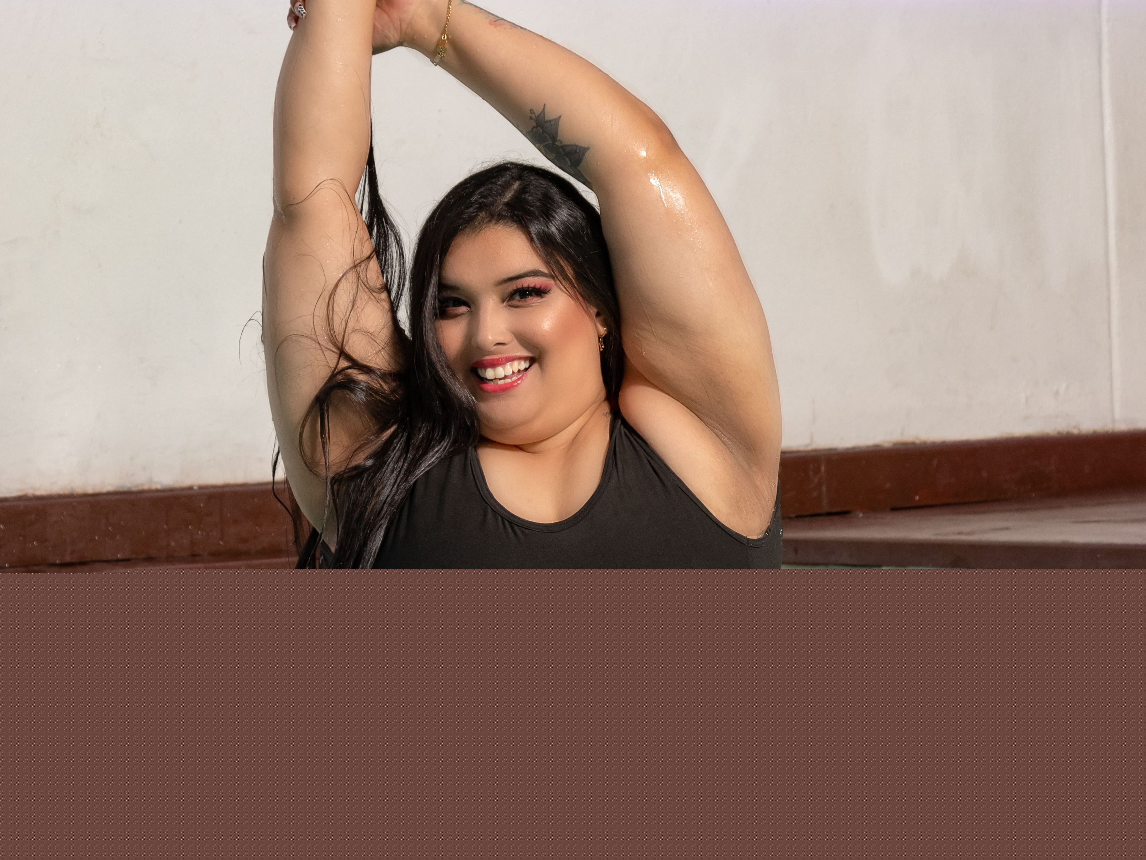 Live sex webcam photo for AprilPeach18 #3728229