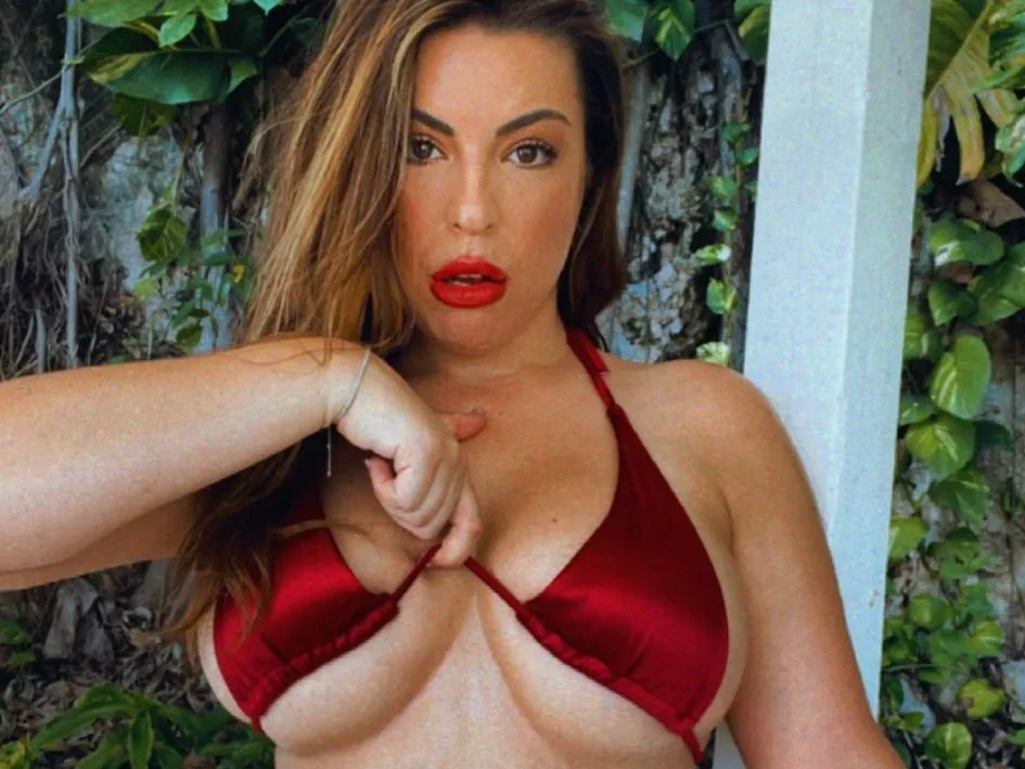 Live sex webcam photo for EmmyJames69 #3910533