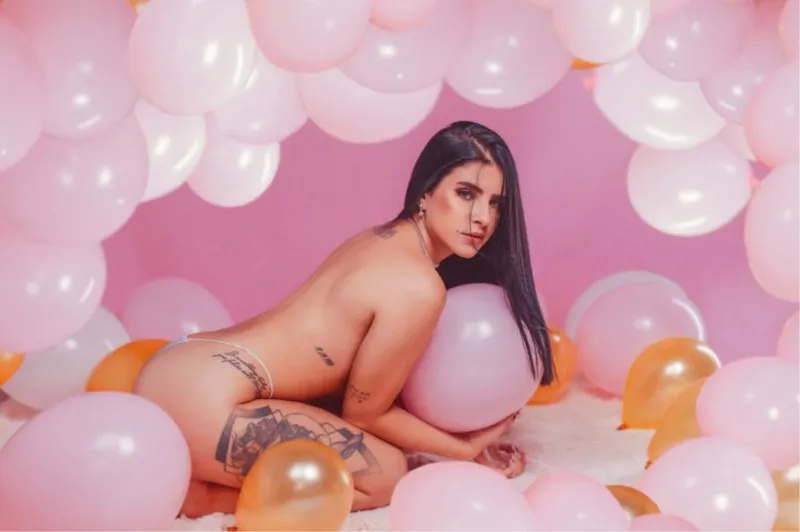 Live sex webcam photo for NicoleRomero #2828657