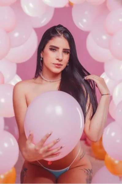 Live sex webcam photo for NicoleRomero #2828656