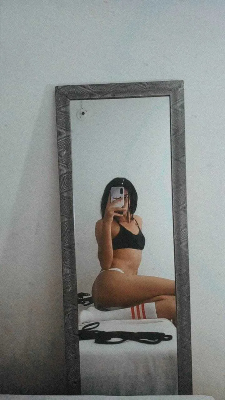 Live sex webcam photo for AlahiaRodriguez #7937447