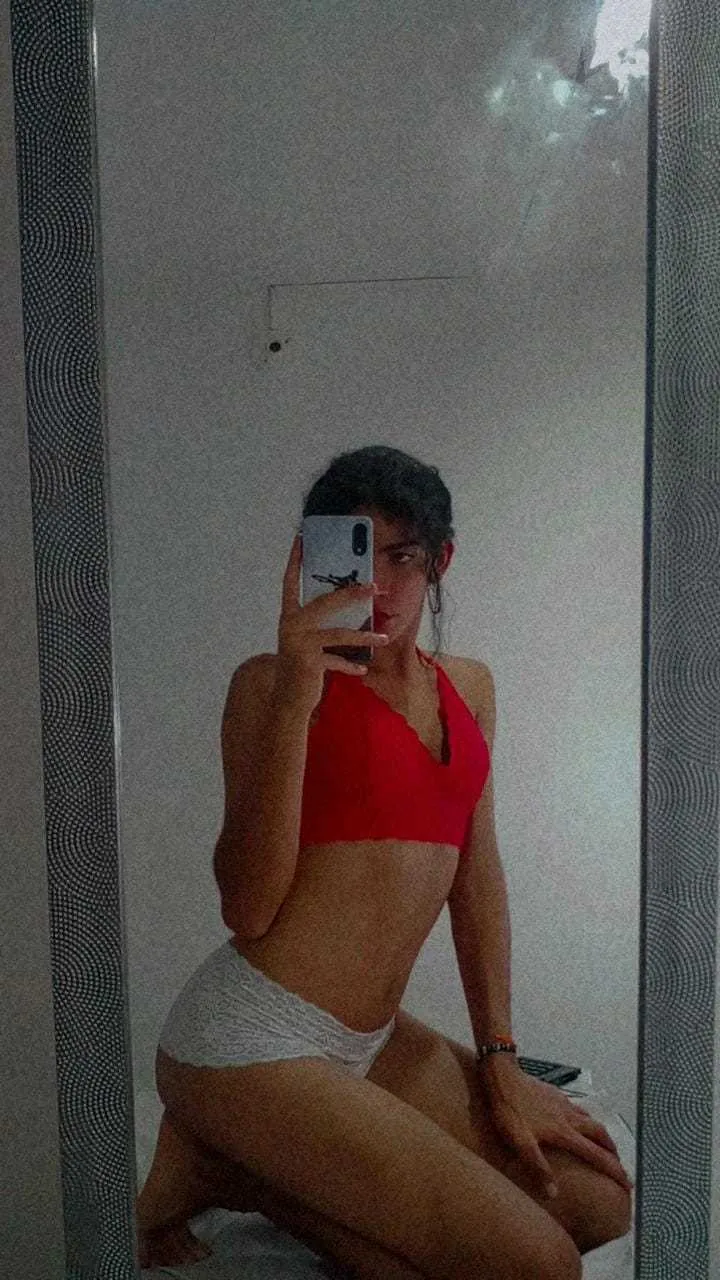 Live sex webcam photo for AlahiaRodriguez #7937446