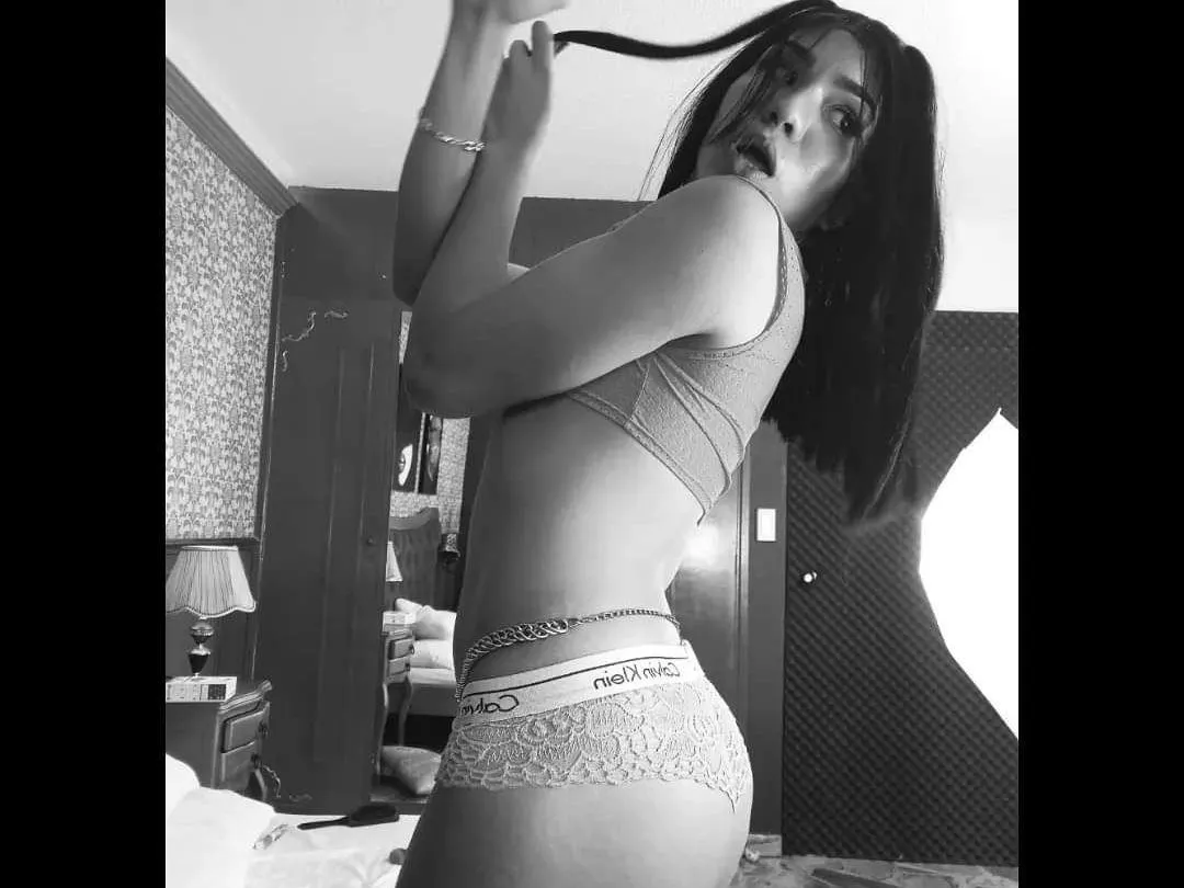 Live sex webcam photo for EMPERATRIZ69 #3303465