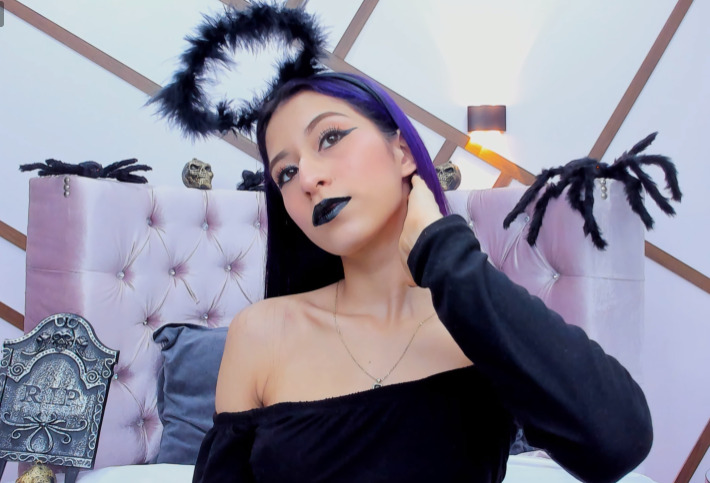 Live sex webcam photo for JuliaJobss #7330416