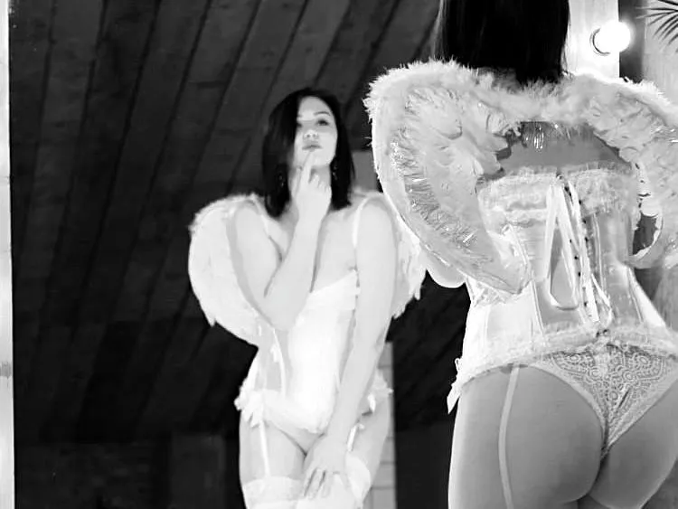 Live sex webcam photo for TinaHootGirlx #3007780