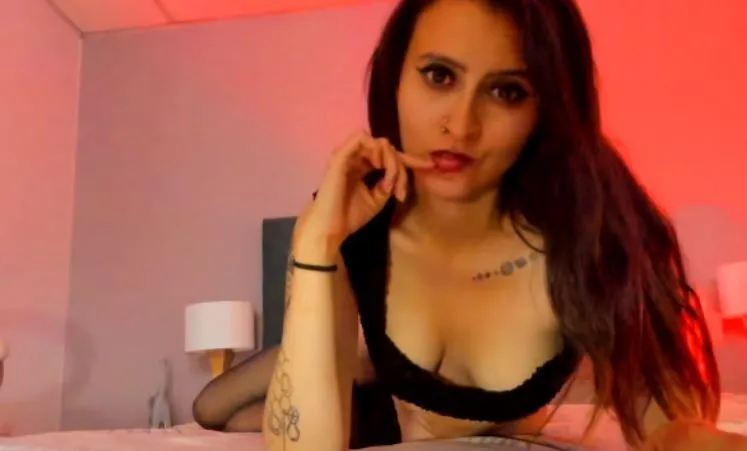 Live sex webcam photo for AlysonnGrey #7776493