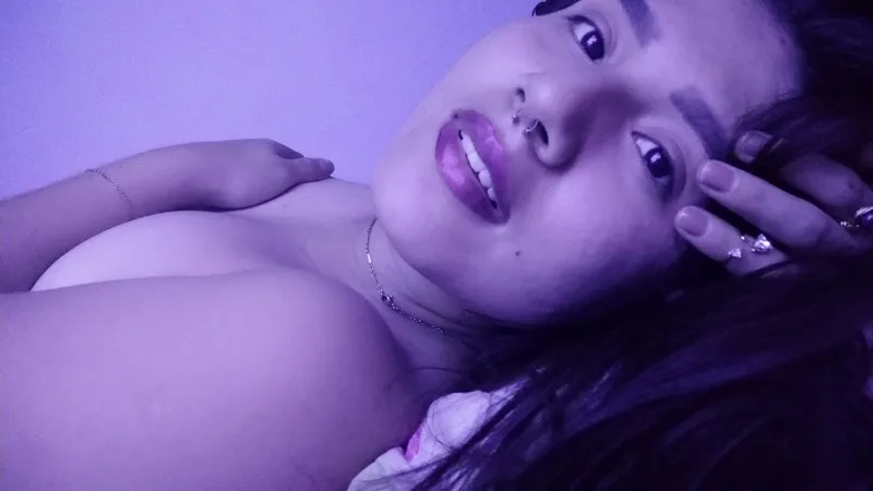 Live sex webcam photo for SamMiller #2990719