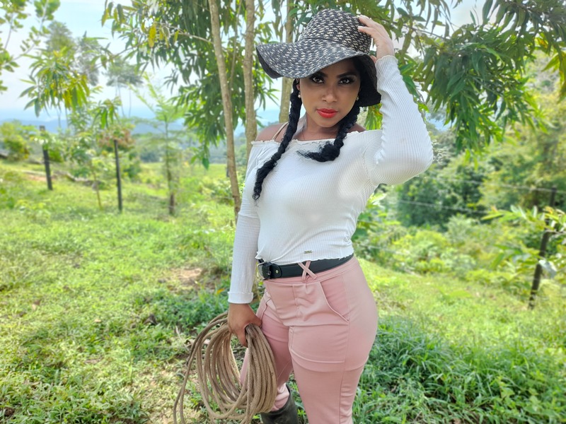 Live sex webcam photo for Niaowe18 #2803013