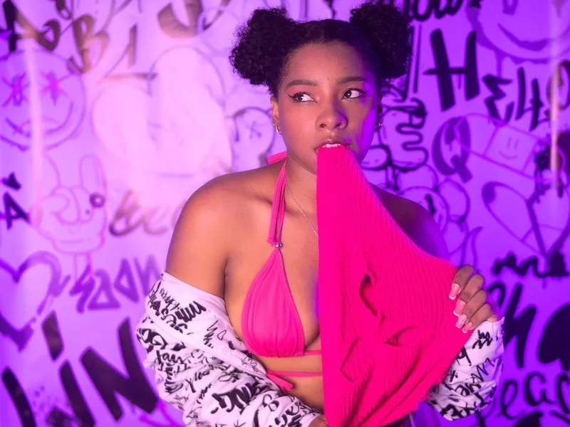 Live sex webcam photo for ValeryCortez #6541937