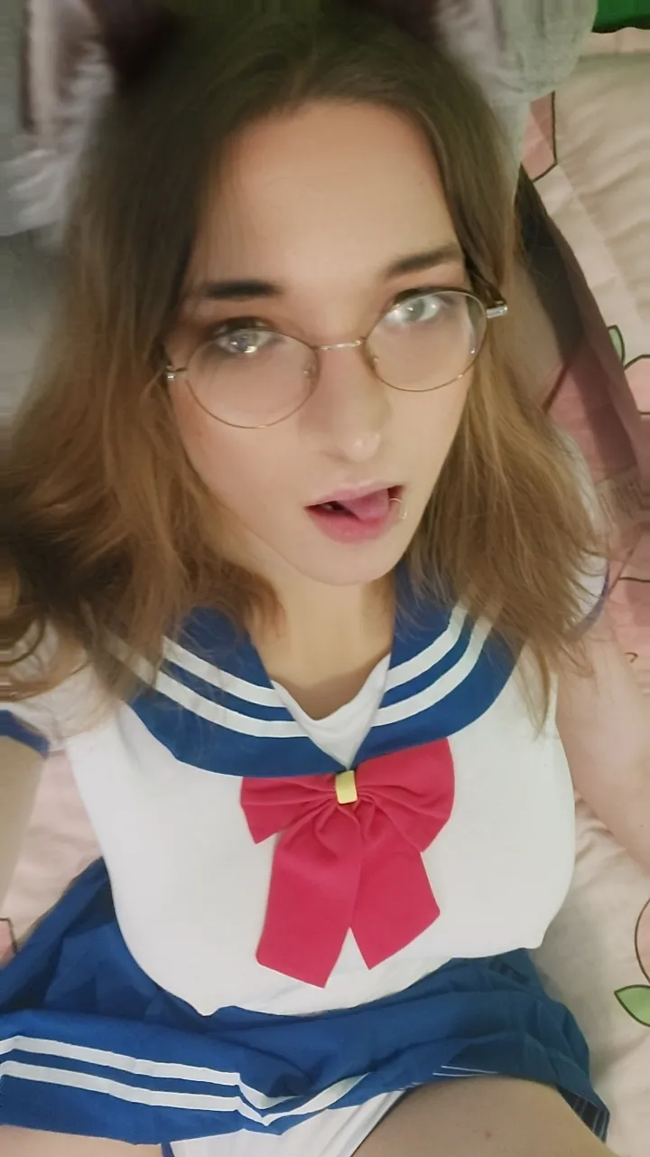 Live sex webcam photo for BellaRoar #7101095