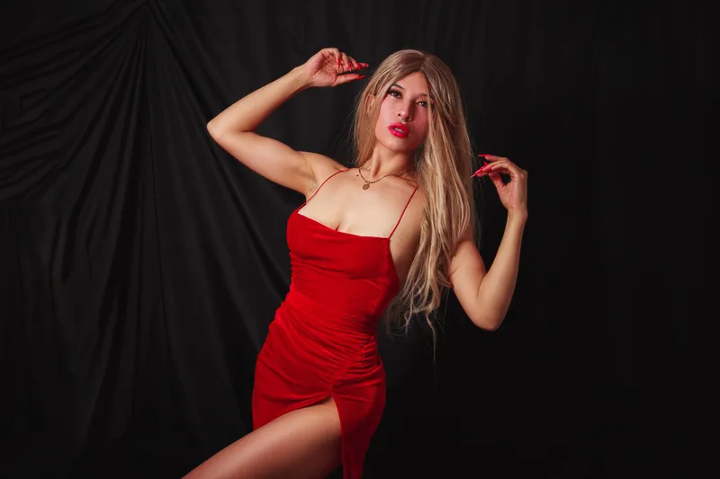 Live sex webcam photo for MartinnaEvans #6202121