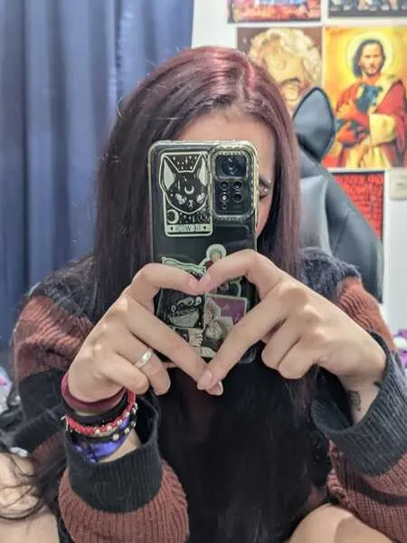 Live sex webcam photo for LykaiaRose #5900548