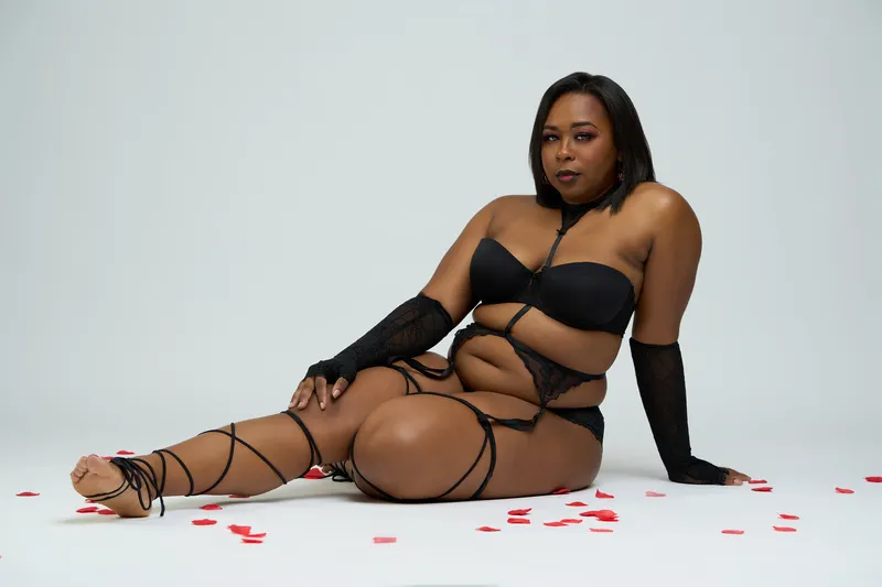 Live sex webcam photo for Deztineetv #6438263