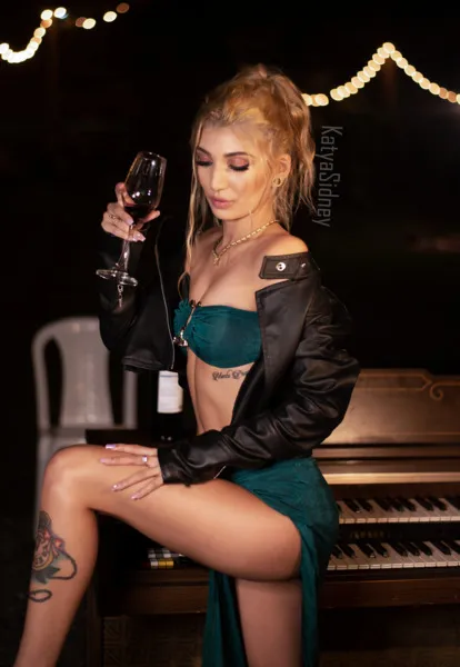 Live sex webcam photo for KatyaSidney #3421603