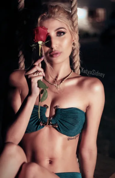 Live sex webcam photo for KatyaSidney #3421658