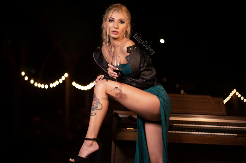 Live sex webcam photo for KatyaSidney #3421604