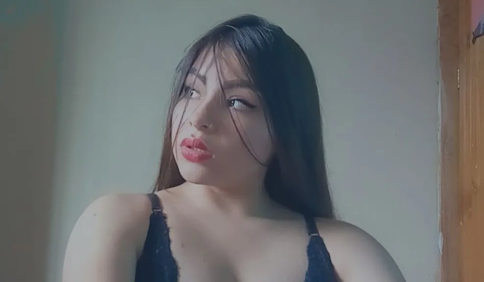 Live sex webcam photo for CarlaWet18 #7298687