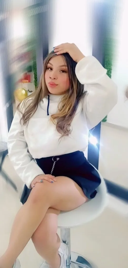 Live sex webcam photo for CarlaWet18 #7298684