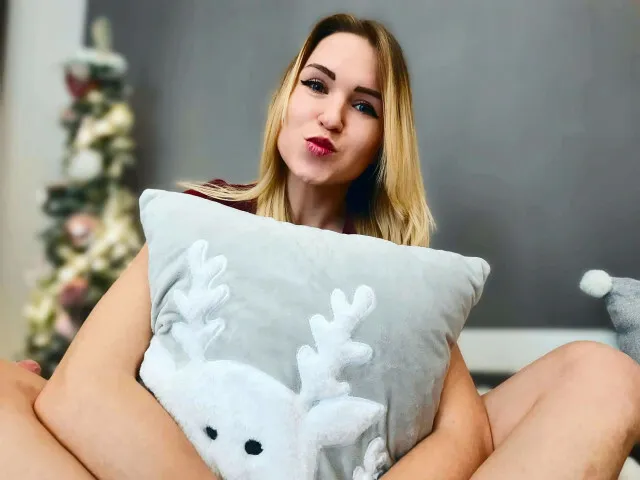 Live sex webcam photo for IvvyGrey #7830983