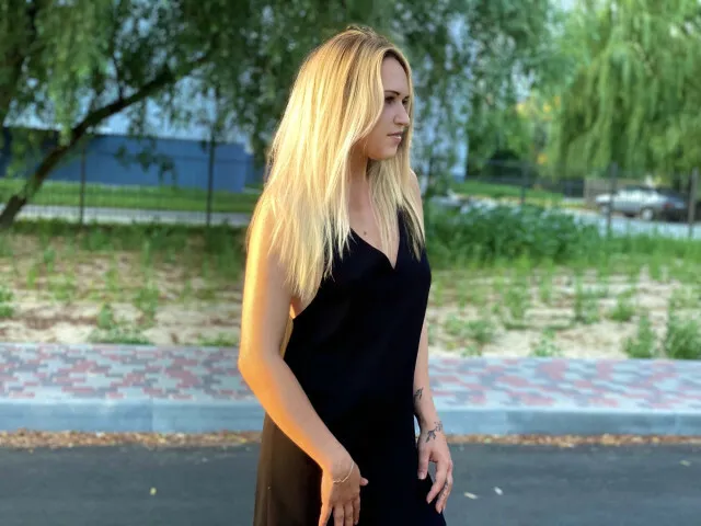 Live sex webcam photo for IvvyGrey #7830995