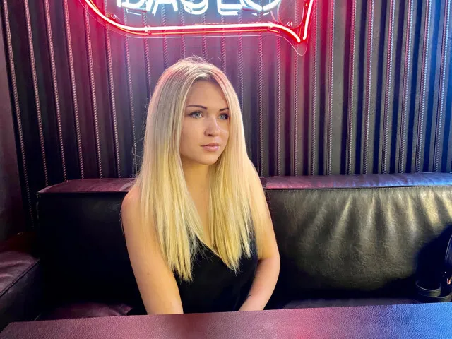 Live sex webcam photo for IvvyGrey #7830989