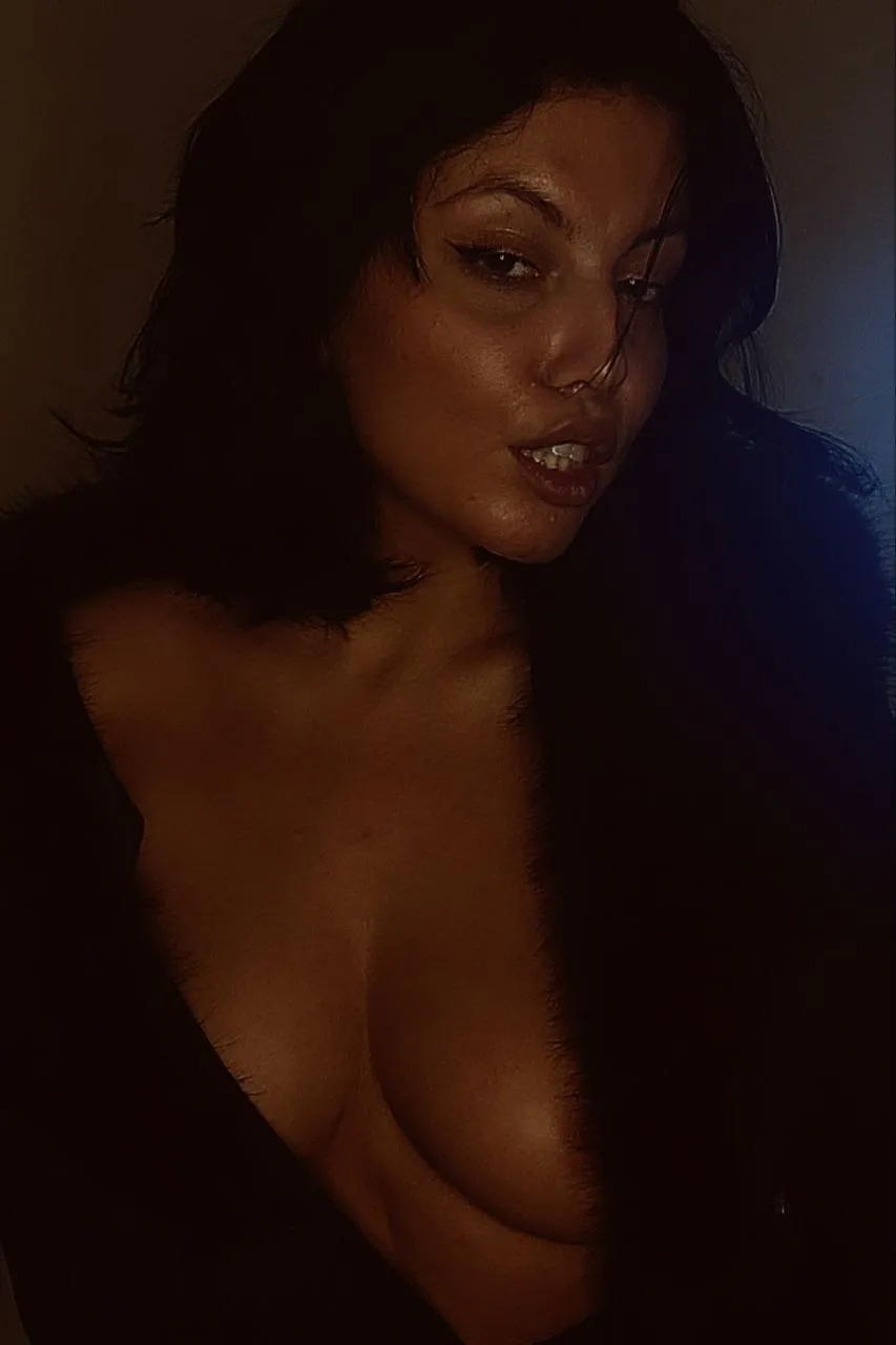 Live sex webcam photo for KassandraHarper #7171819