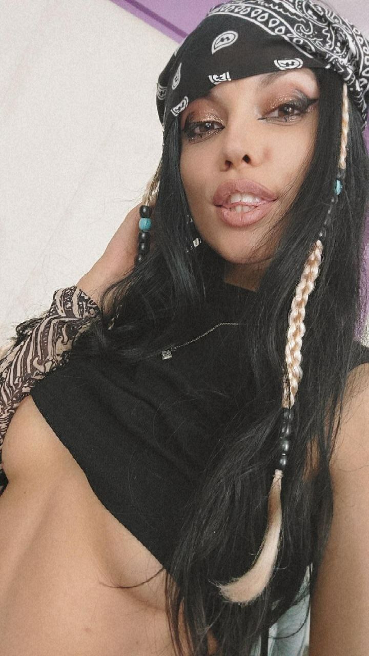 Live sex webcam photo for KassandraHarper #7171715