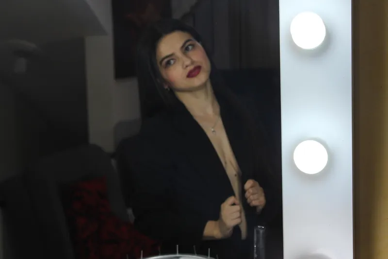 Live sex webcam photo for KatheNails19 #2530944