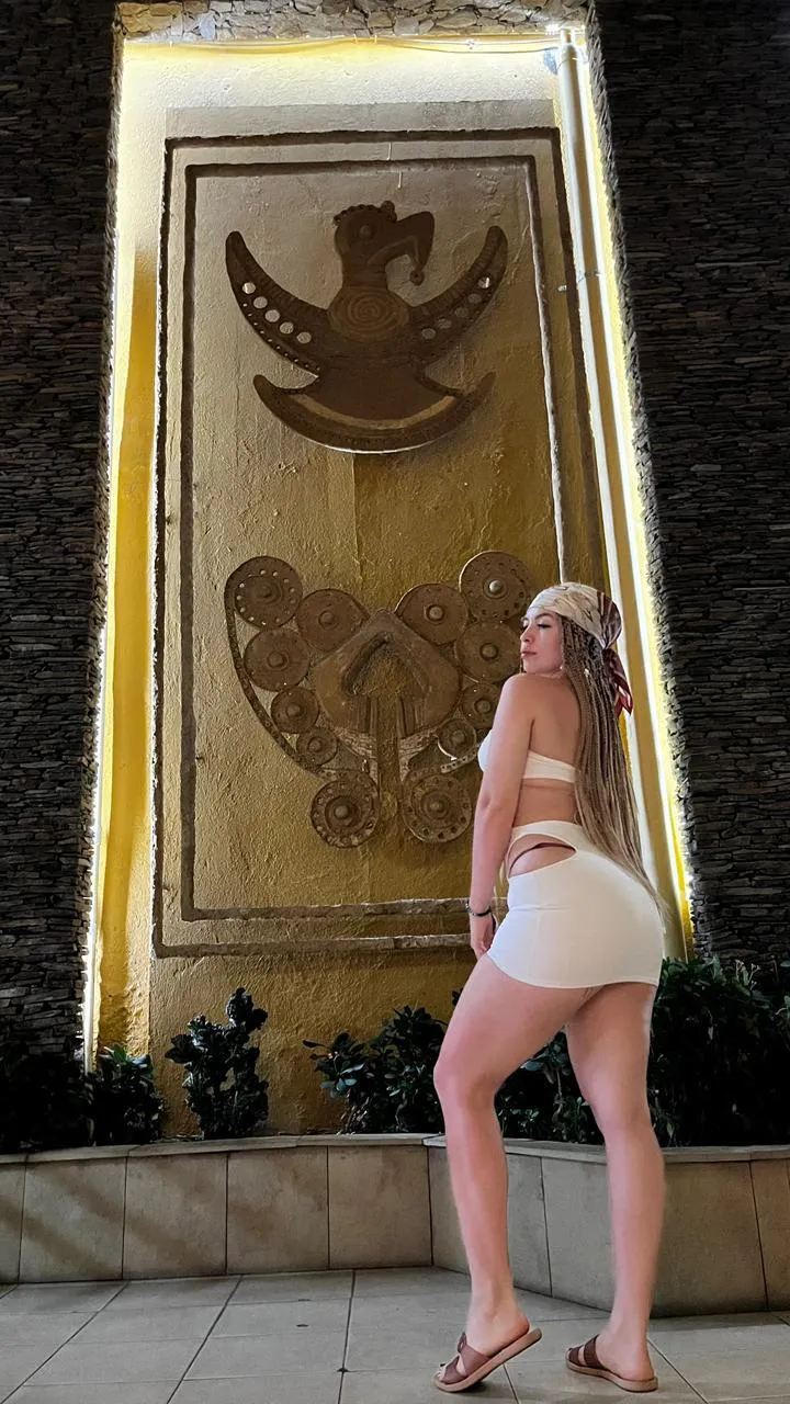 Live sex webcam photo for RachelHawkiins #8099832