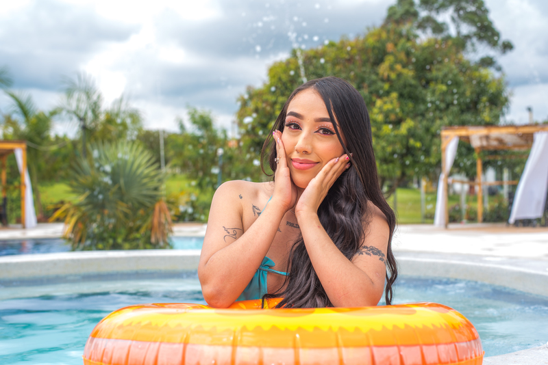 Live sex webcam photo for GabbyBrunete #2564781