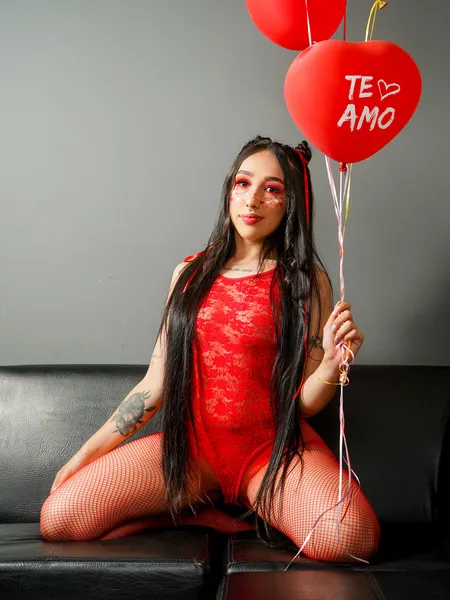 Live sex webcam photo for GabbyBrunete #3021654