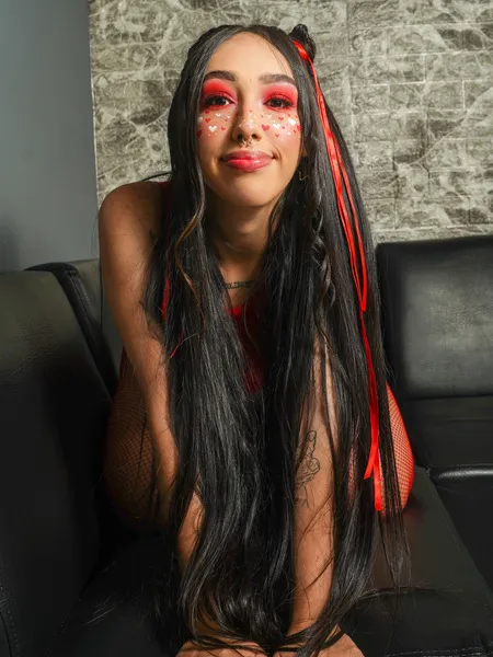 Live sex webcam photo for GabbyBrunete #3021651