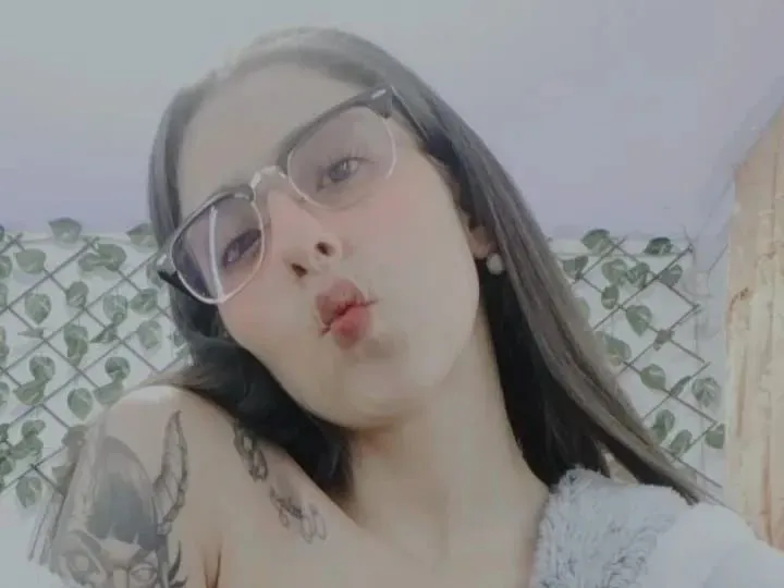 Live sex webcam photo for LittleAthena #3161893