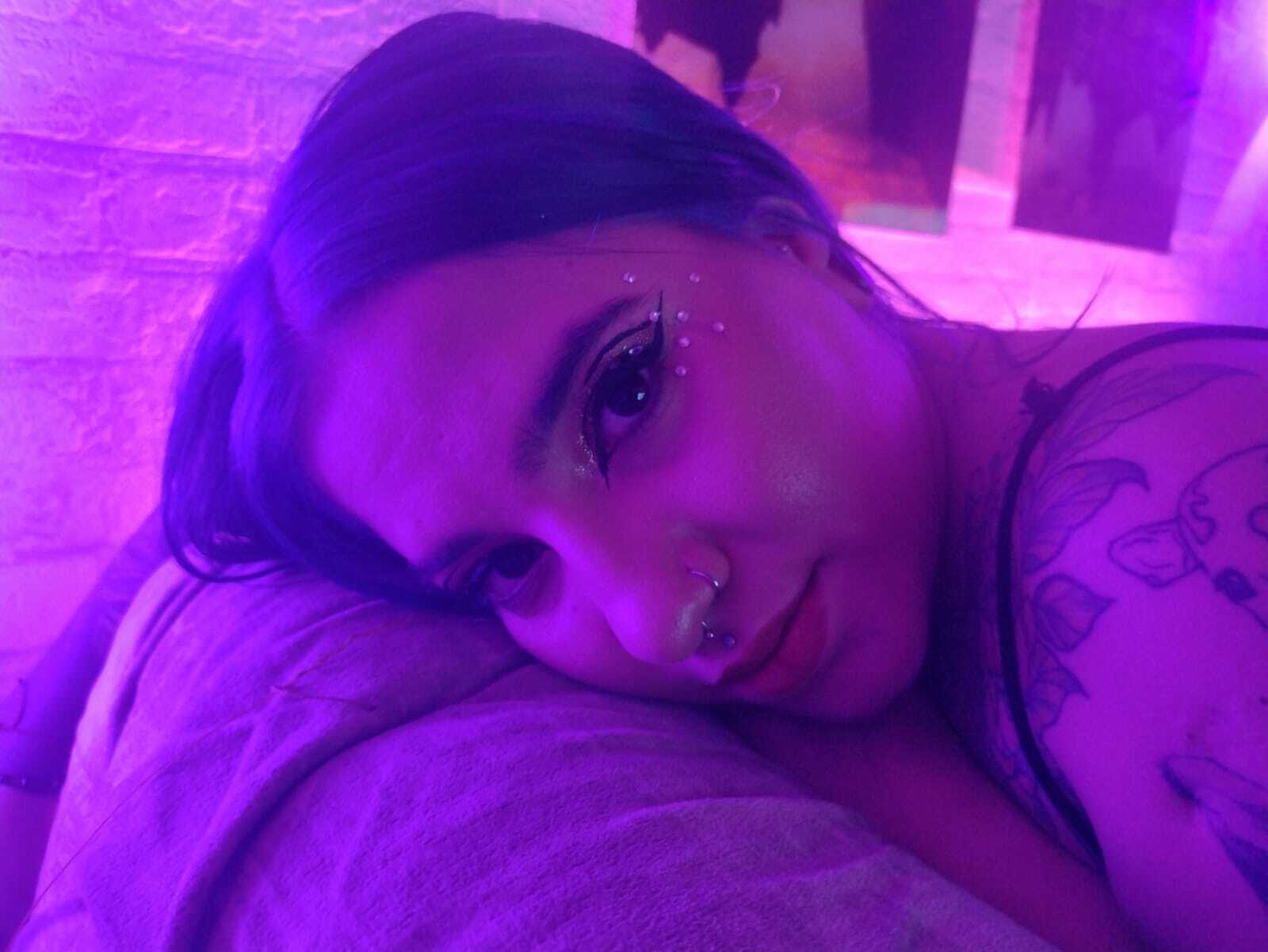 Live sex webcam photo for devablue #7351549