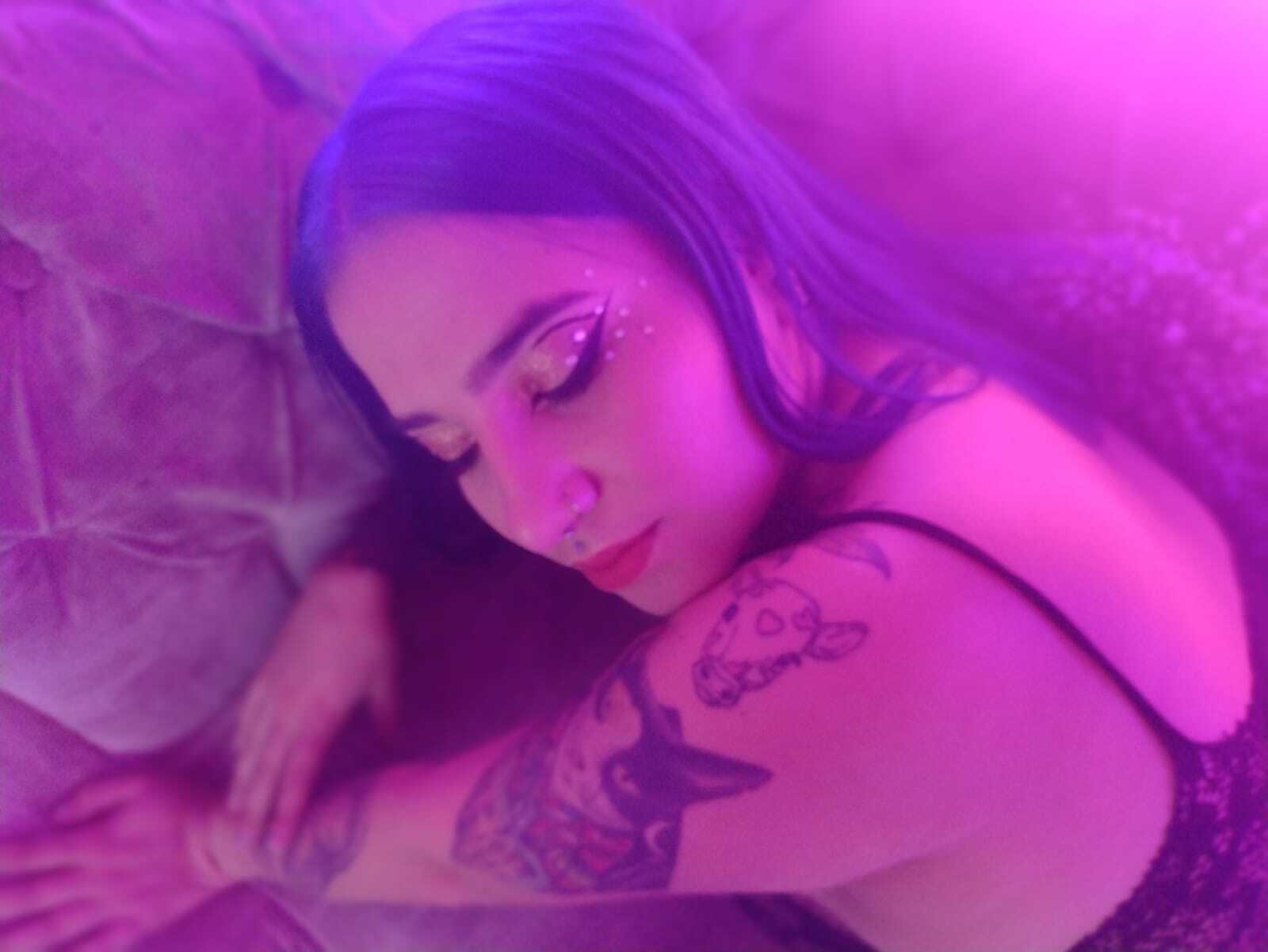 Live sex webcam photo for devablue #7351617