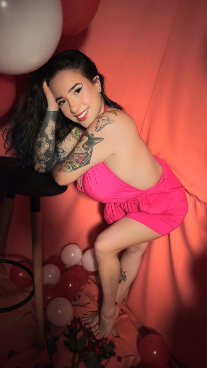 Live sex webcam photo for devablue #8031560