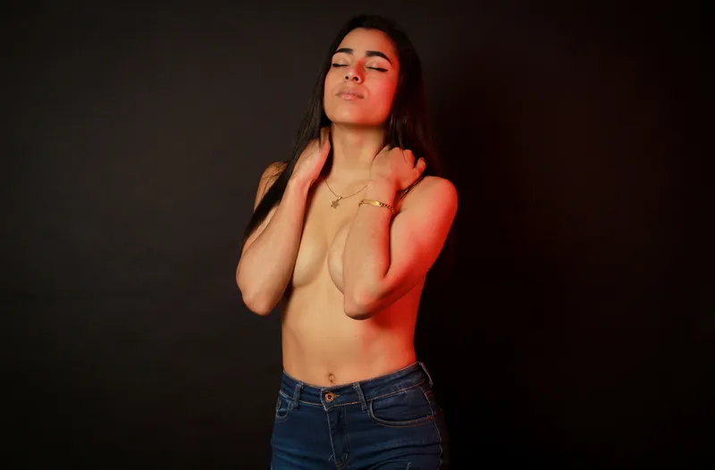 Live sex webcam photo for GinnaCruz #2564593
