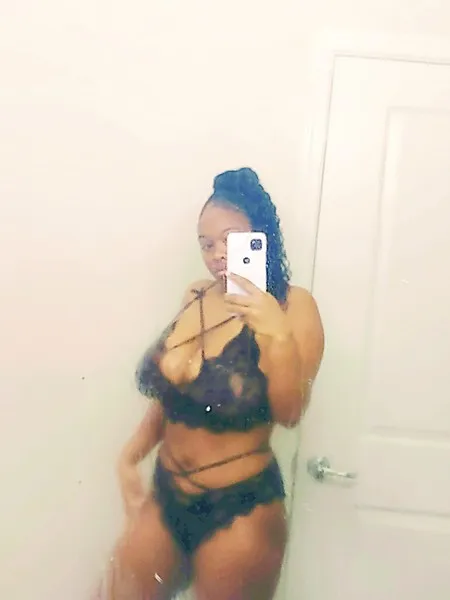 Live sex webcam photo for KiwiiSoJuicy #2891778