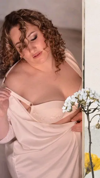 Live sex webcam photo for OliviaLust #2742477