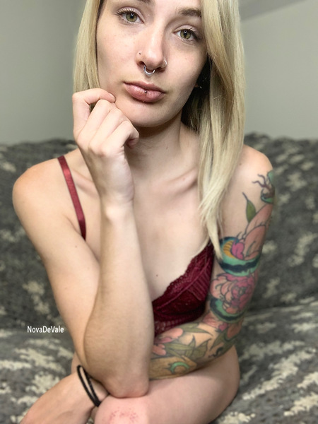 Live sex webcam photo for NovaDeVale #2570557